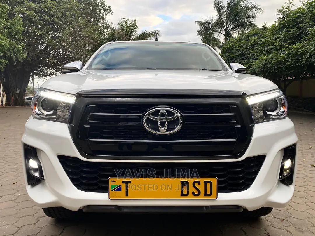 Toyota Hilux 2018 White