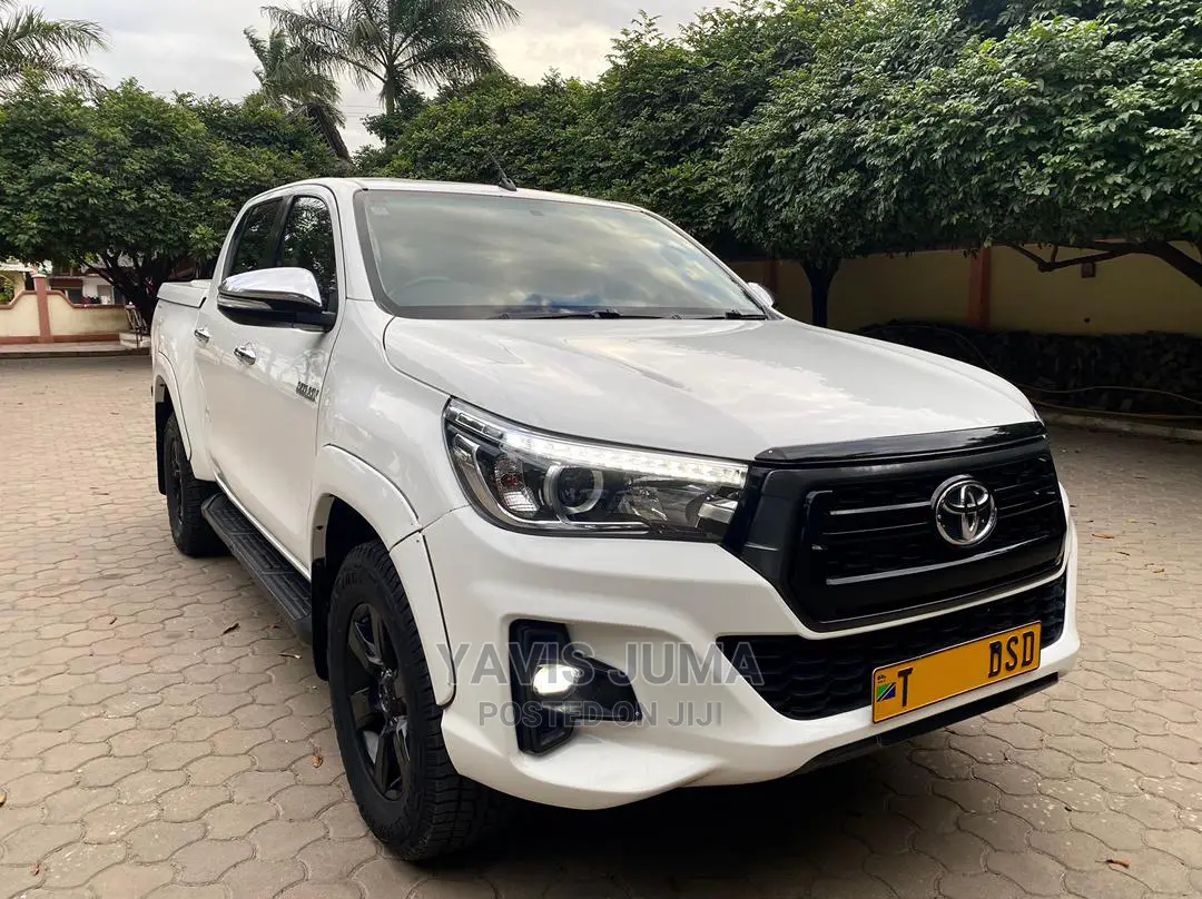 Toyota Hilux 2018 White