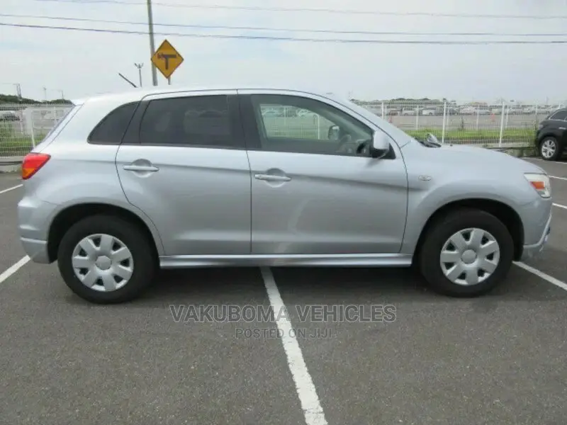 Mitsubishi RVR 2010 Silver