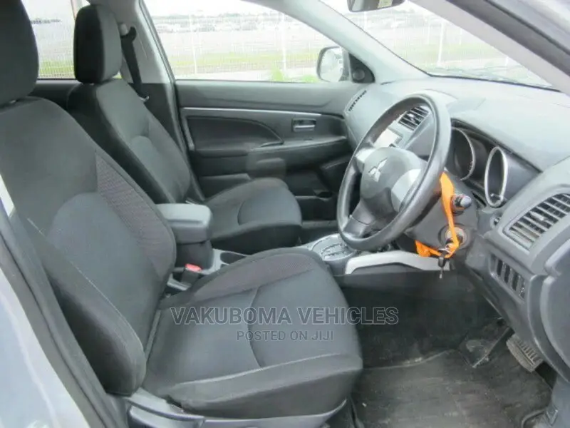 Mitsubishi RVR 2010 Silver