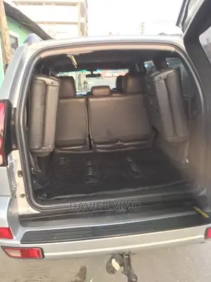 Toyota Land Cruiser 2005 Silver