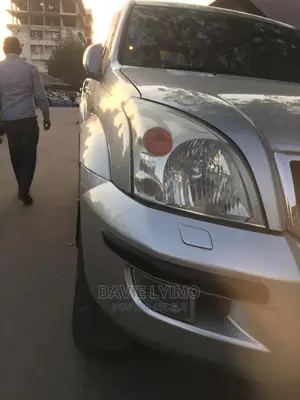Toyota Land Cruiser 2005 Silver
