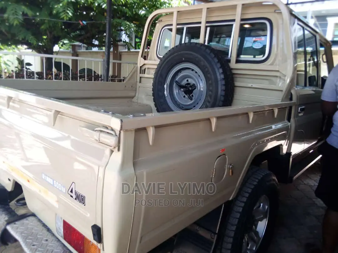 Toyota Land Cruiser 2016 Beige