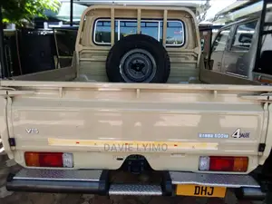 Toyota Land Cruiser 2016 Beige