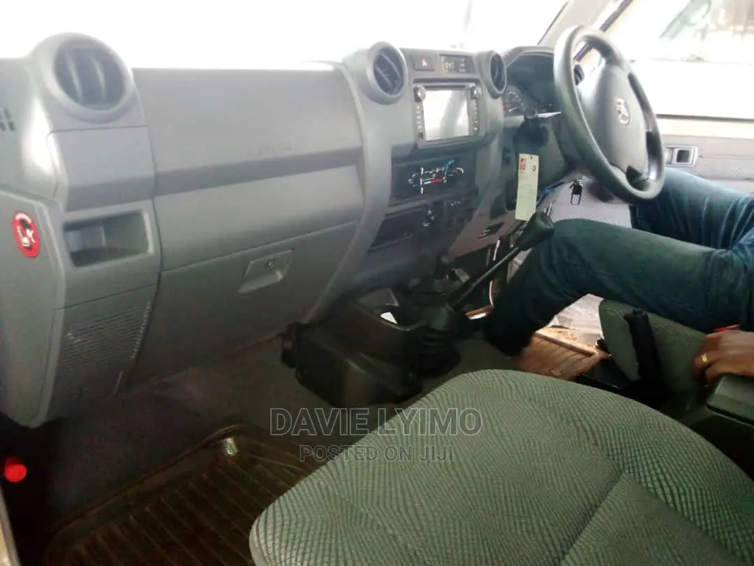 Toyota Land Cruiser 2016 Beige