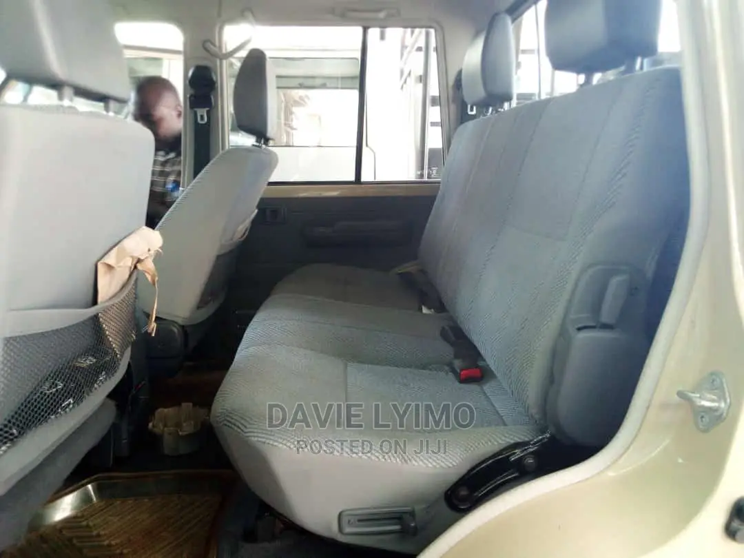 Toyota Land Cruiser 2016 Beige