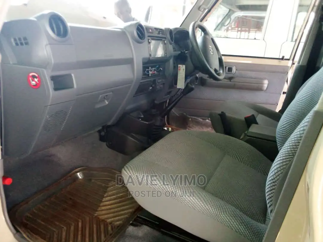Toyota Land Cruiser 2016 Beige
