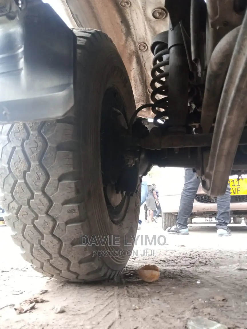 Toyota Land Cruiser 2004 White