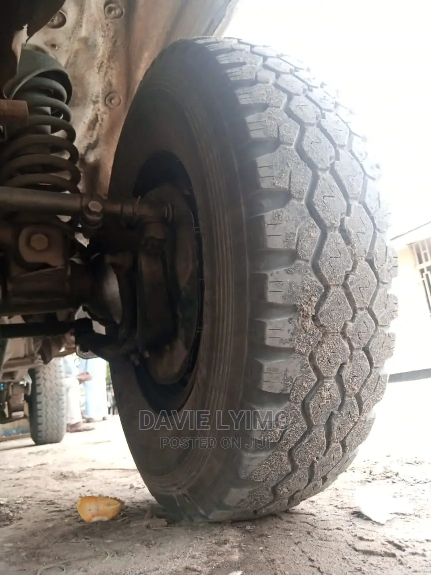 Toyota Land Cruiser 2004 White