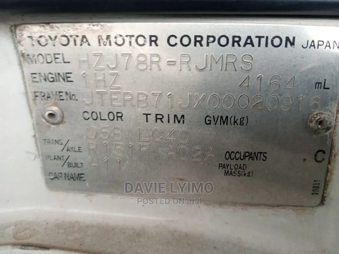 Toyota Land Cruiser 2004 White