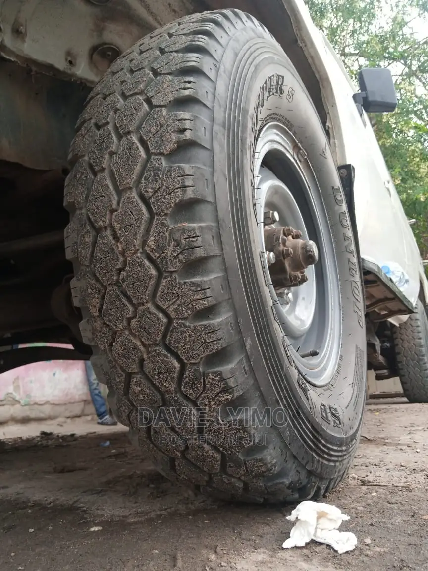 Toyota Land Cruiser 2004 White