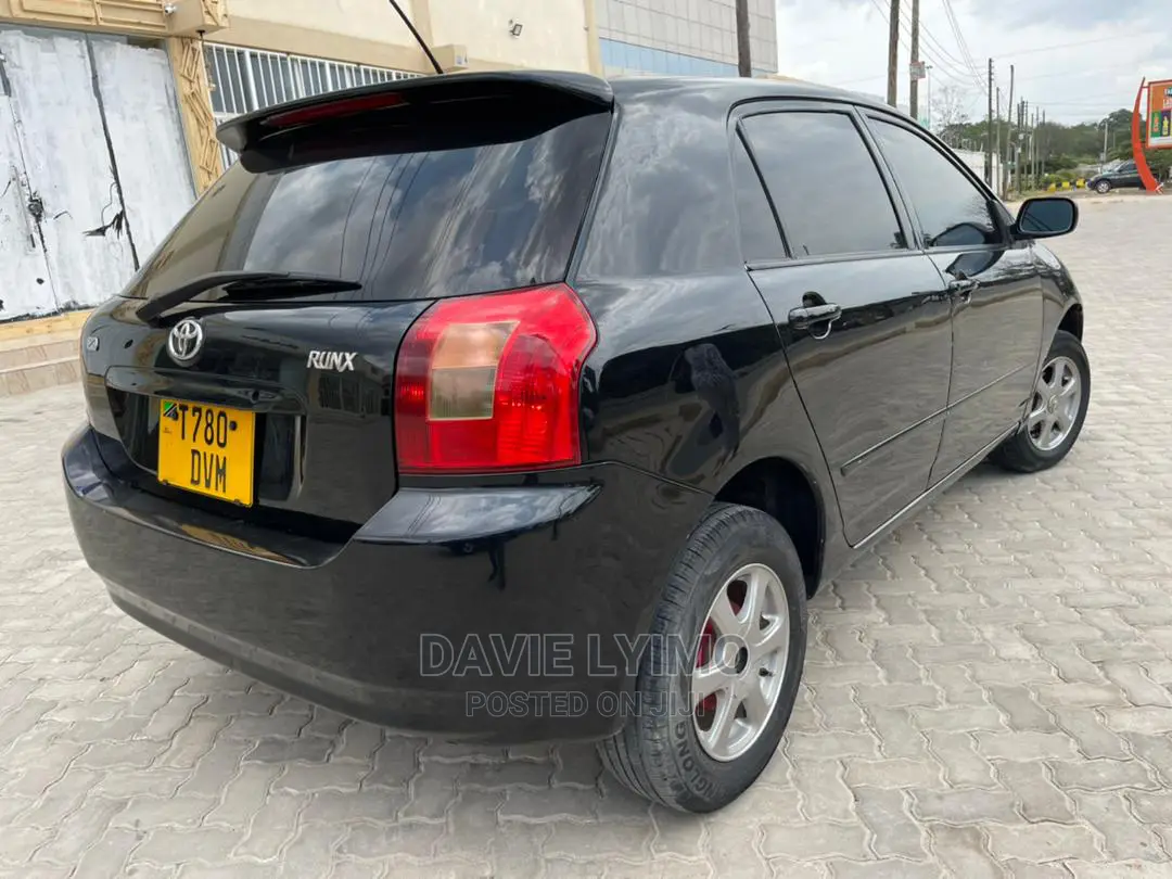 Toyota Corolla RunX 2004 Black