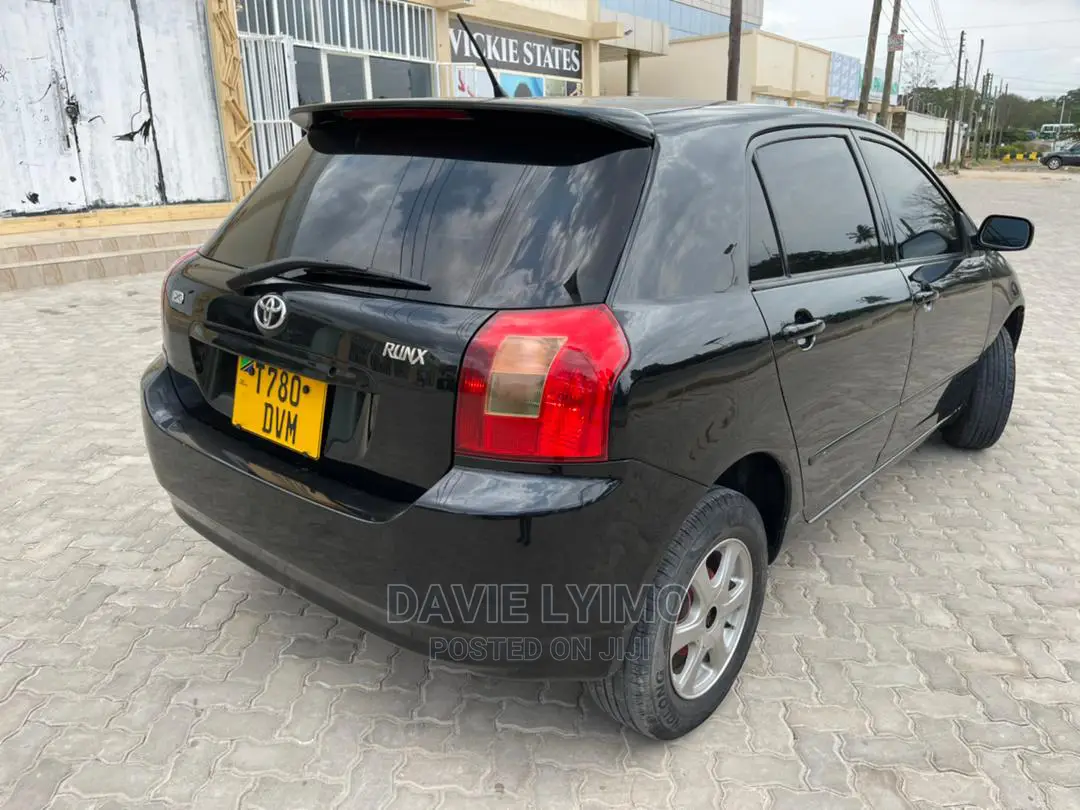 Toyota Corolla RunX 2004 Black