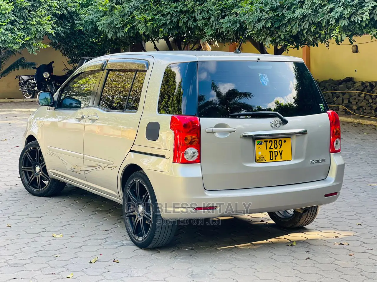 Toyota Raum 2007 Silver