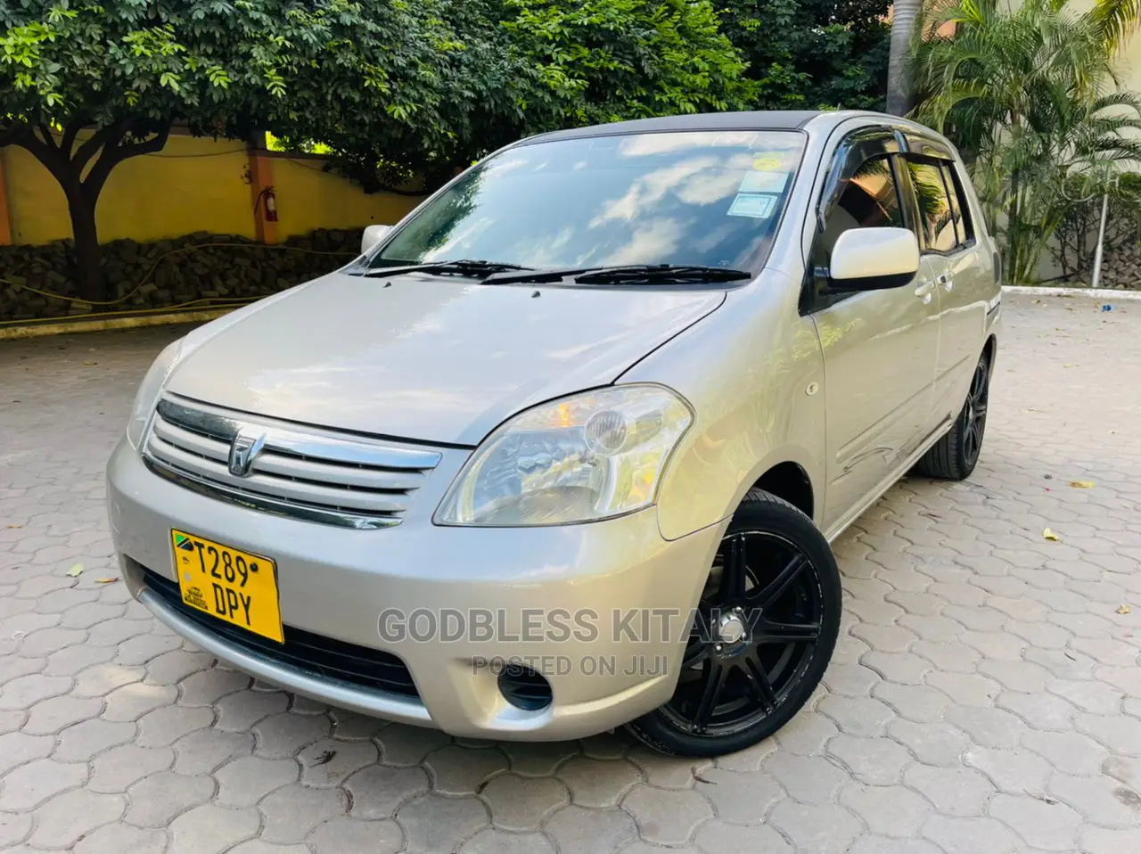Toyota Raum 2007 Silver