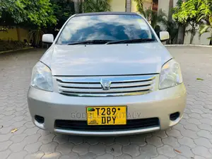 Toyota Raum 2007 Silver