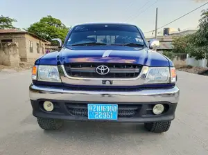 Toyota Hilux 2001 Blue
