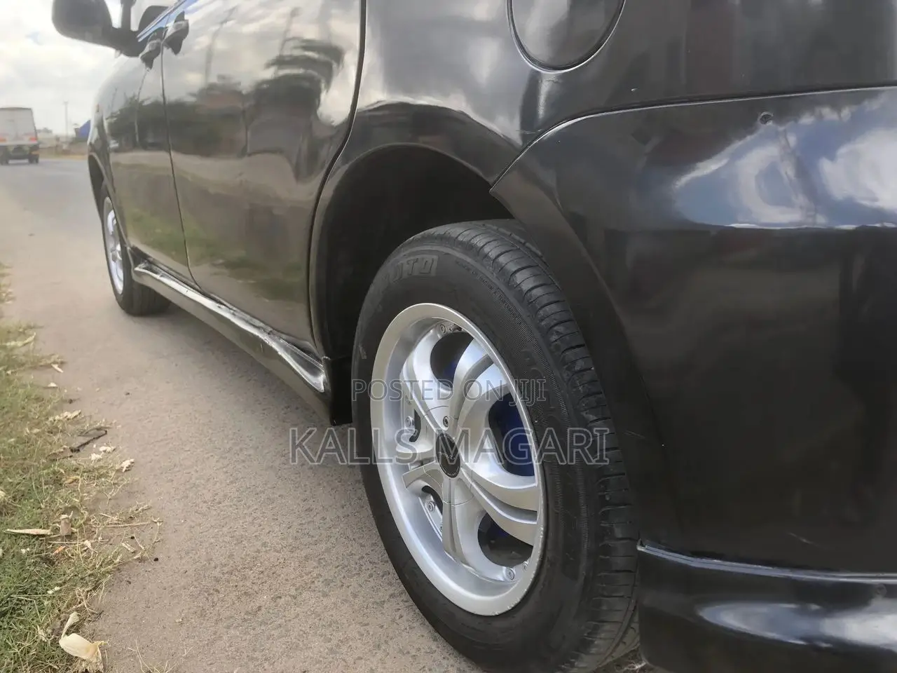 Toyota Sienta 2006 Black