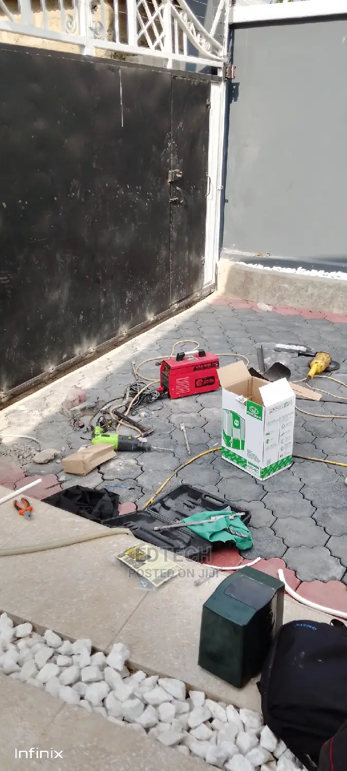 Electric Motor Gate