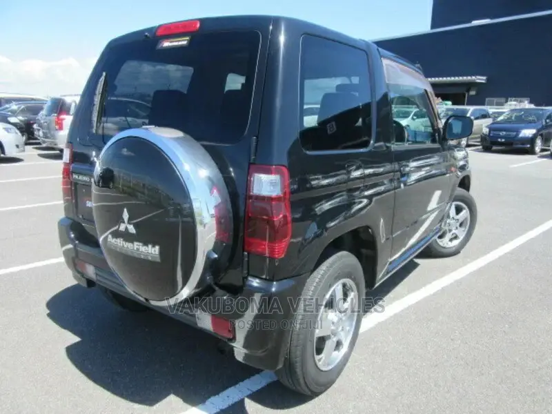 Mitsubishi Pajero 2006 Black