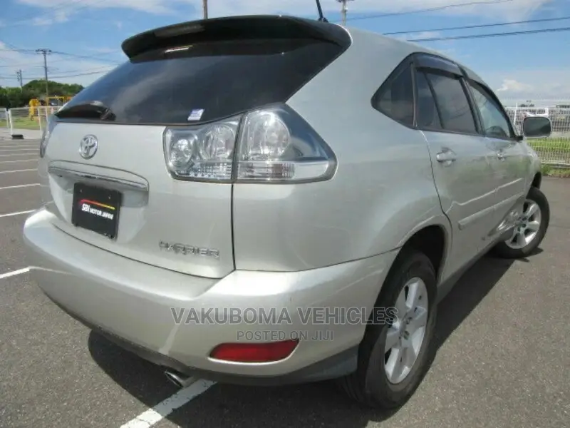Toyota Harrier 2004 Silver