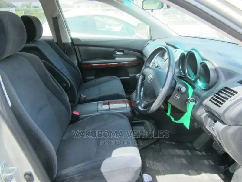 Toyota Harrier 2004 Silver