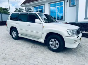 Toyota Land Cruiser 2001 White