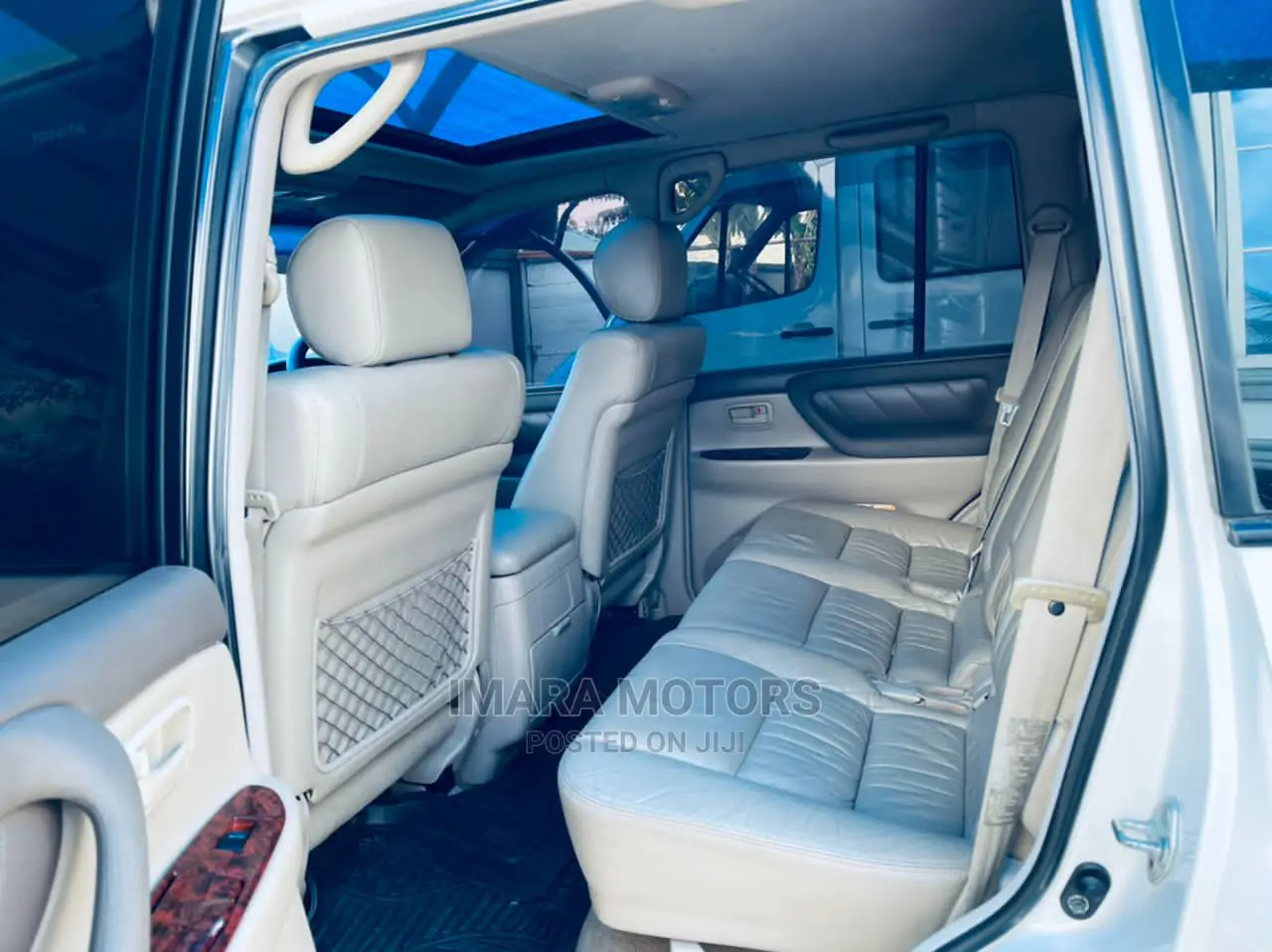 Toyota Land Cruiser 2001 White