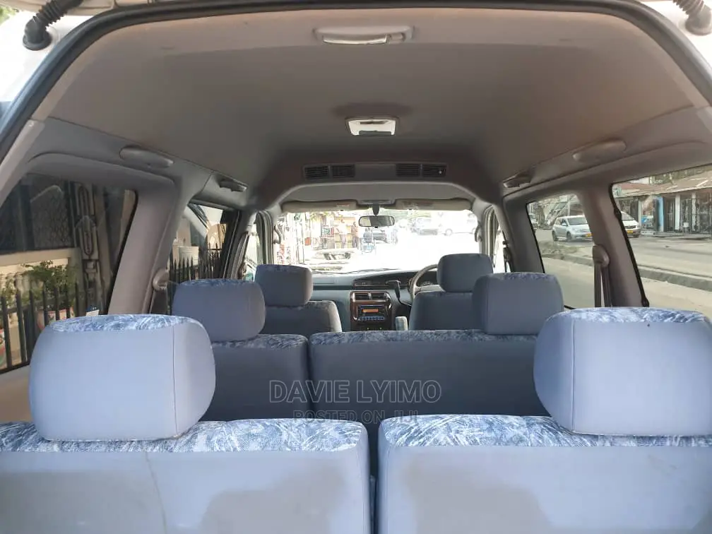 Toyota Noah 2002 Off White