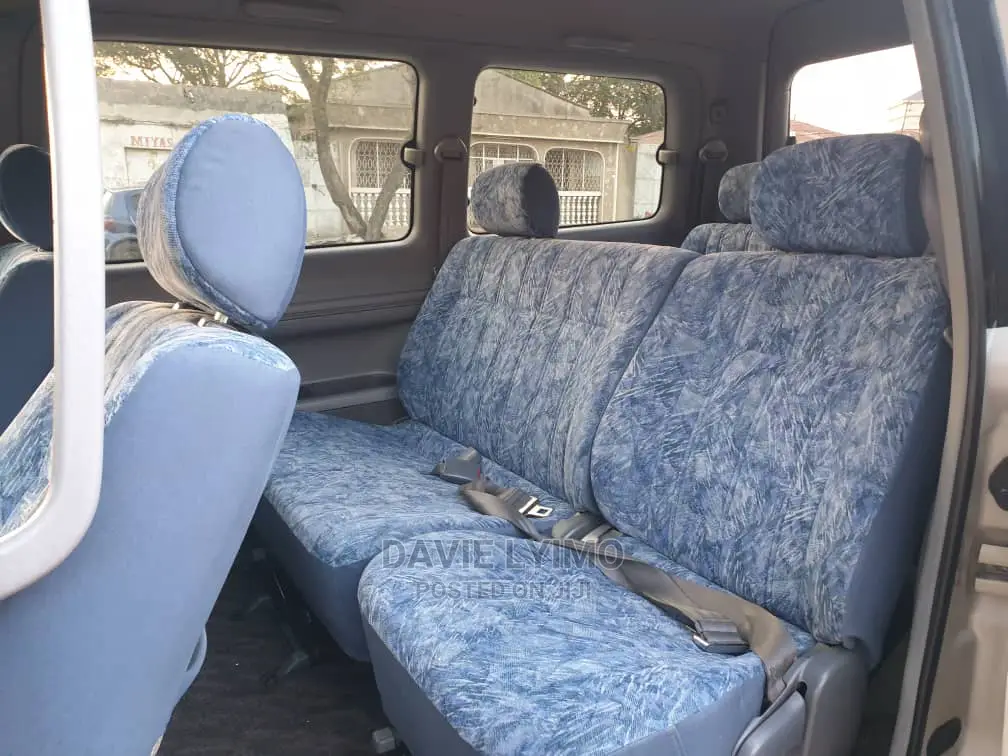 Toyota Noah 2002 Off White
