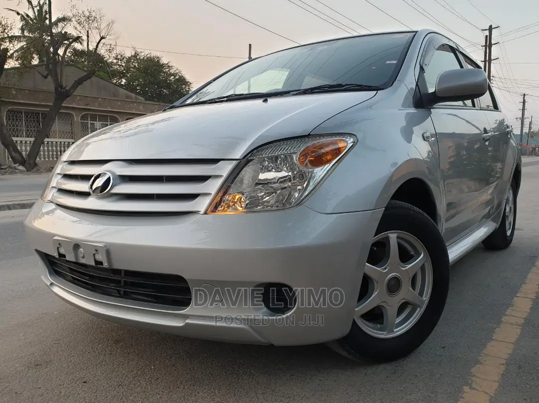 Toyota IST 2006 Silver