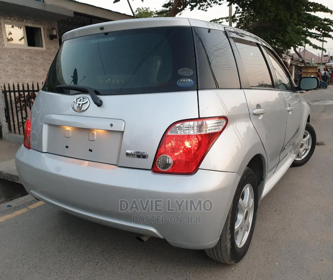 Toyota IST 2006 Silver