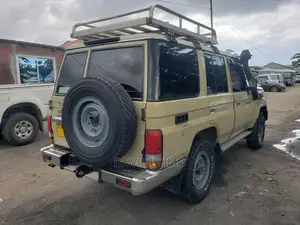 Toyota Land Cruiser 2012 Gray
