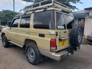 Toyota Land Cruiser 2012 Gray
