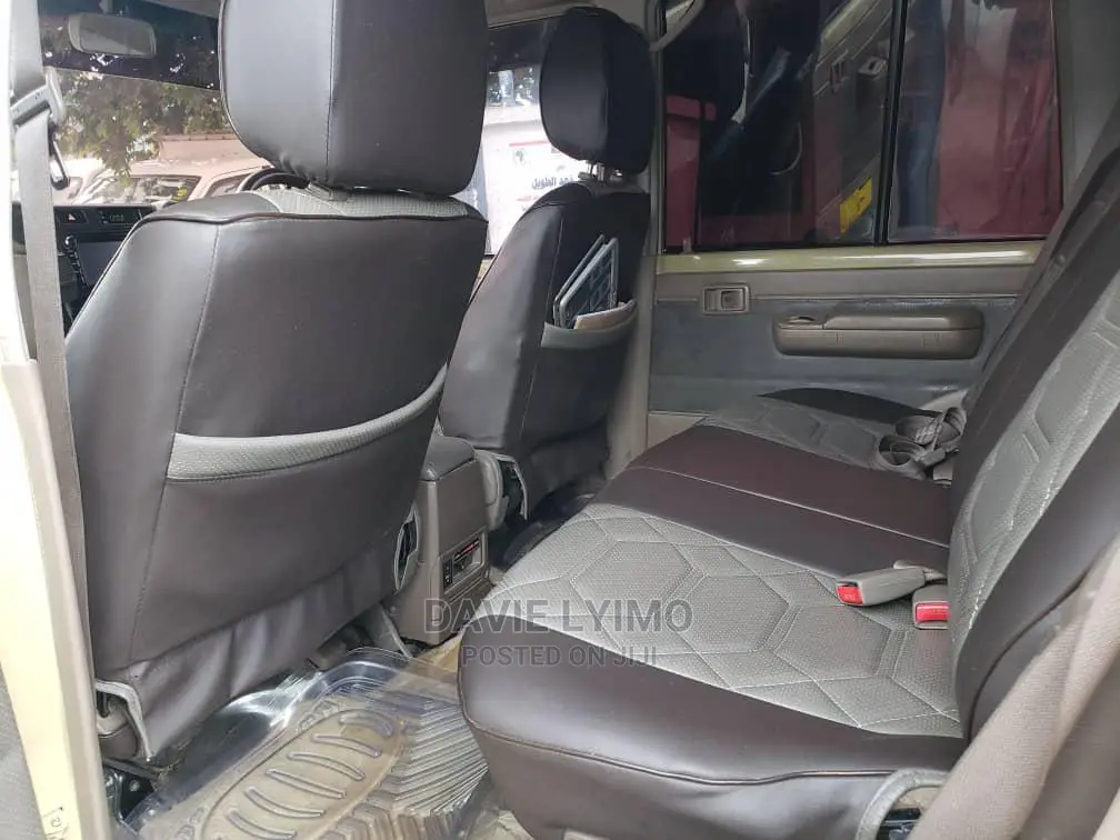 Toyota Land Cruiser 2012 Gray