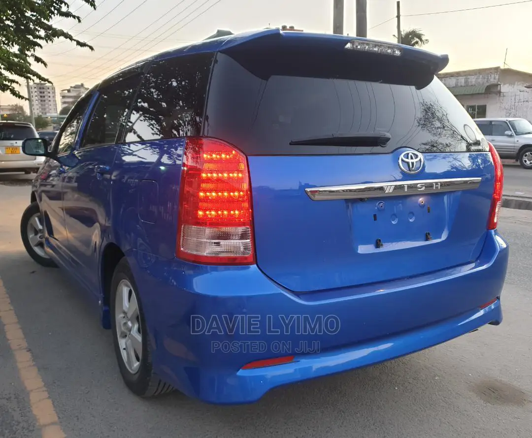 Toyota Wish 2006 Blue