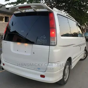 Toyota Noah 2005 White