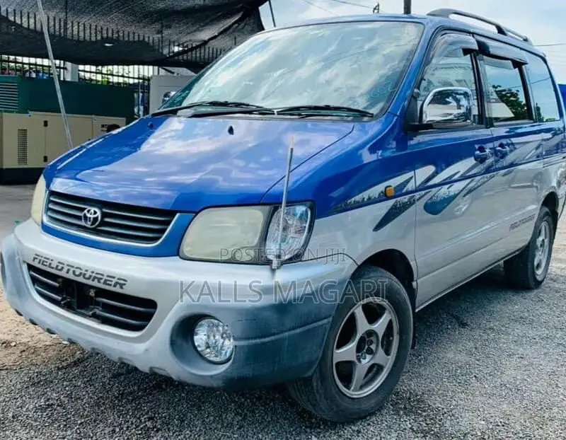 Toyota Noah 2001 Blue