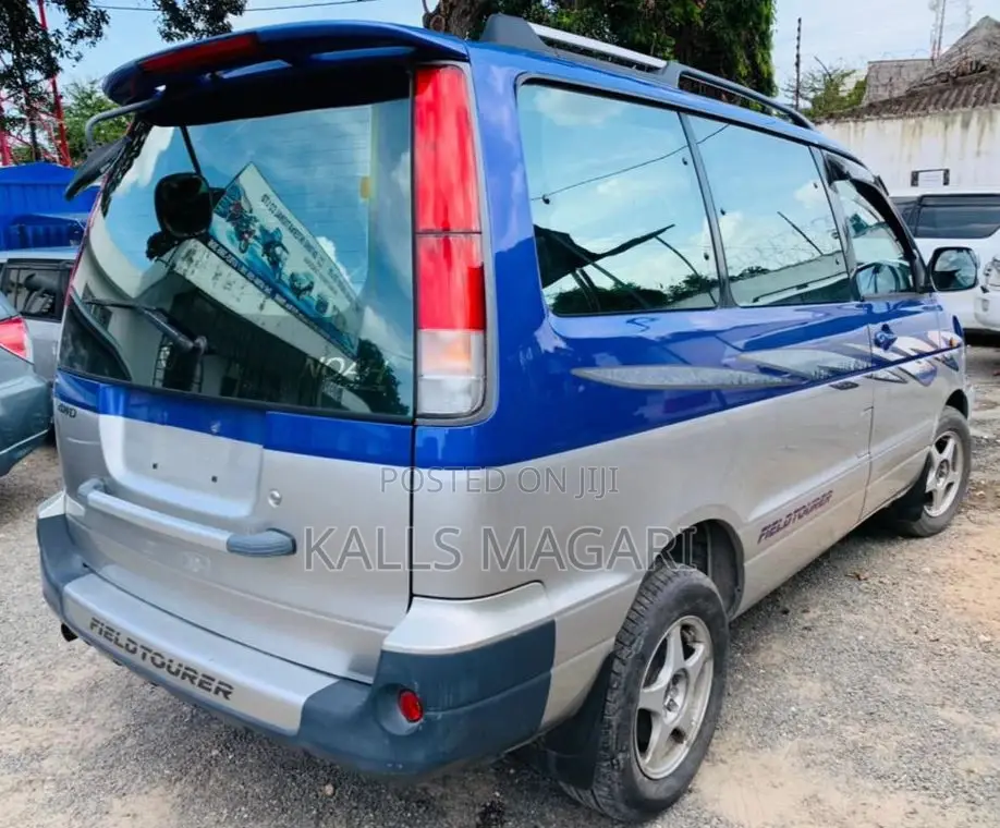Toyota Noah 2001 Blue