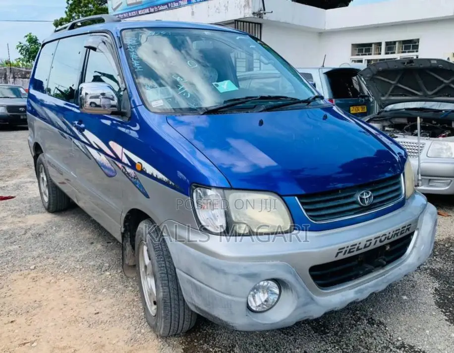 Toyota Noah 2001 Blue