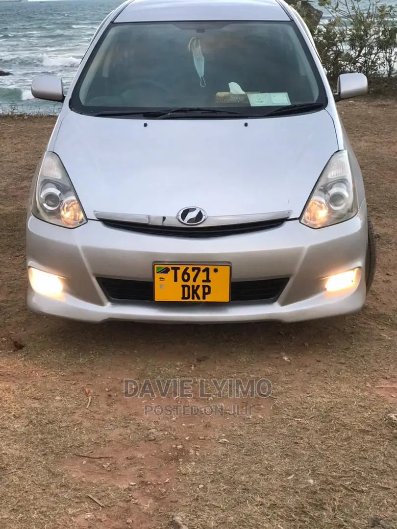 Toyota Wish 2005 Silver
