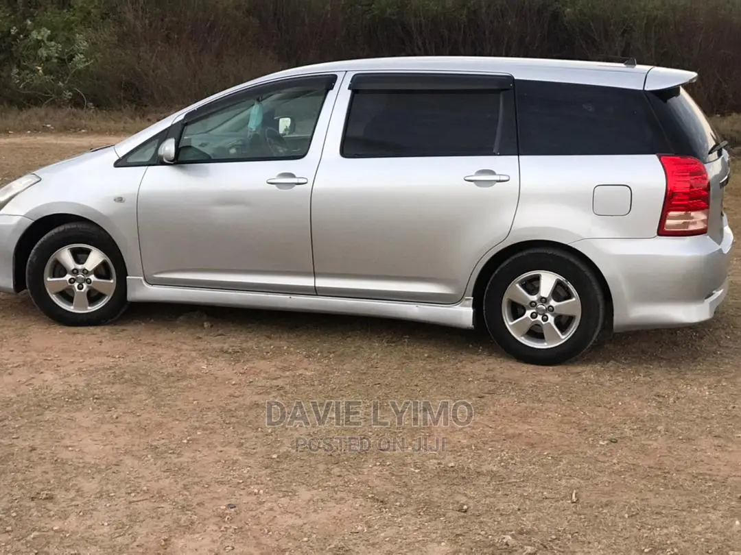 Toyota Wish 2005 Silver
