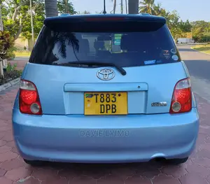 Toyota IST 2005 Blue