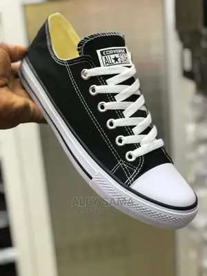 Converse Black White