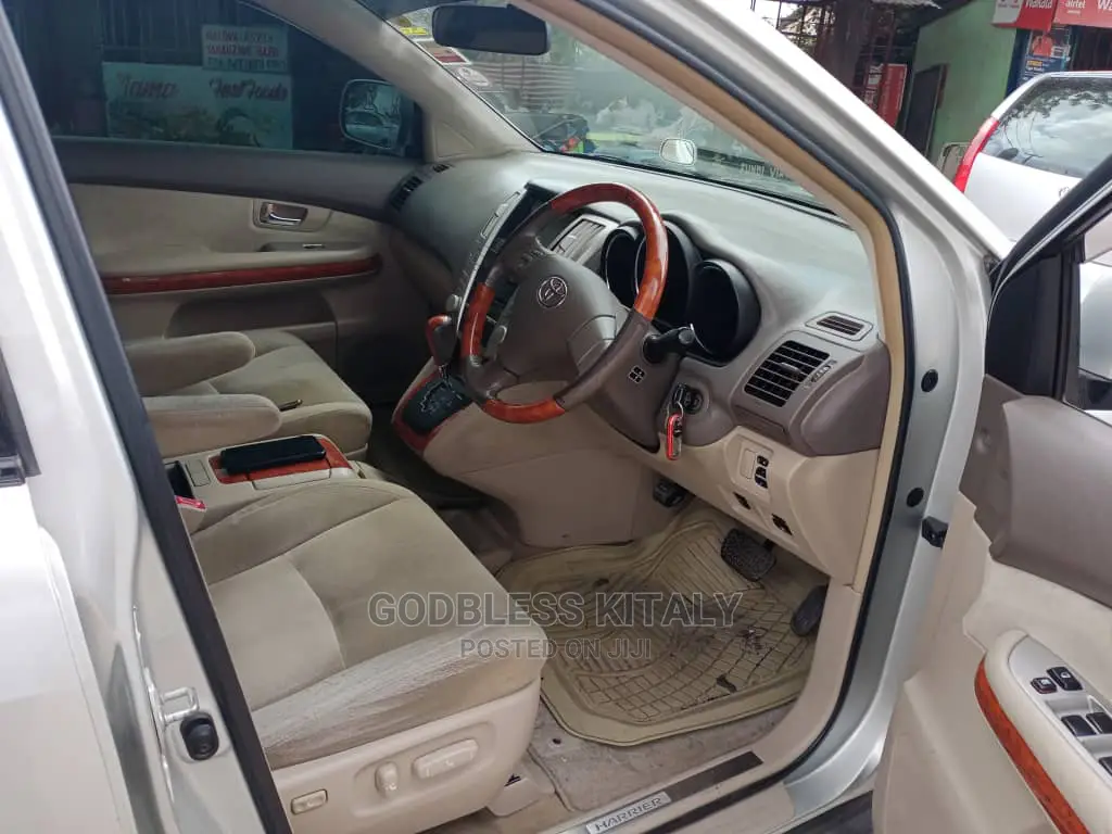 Toyota Harrier 2005 Silver