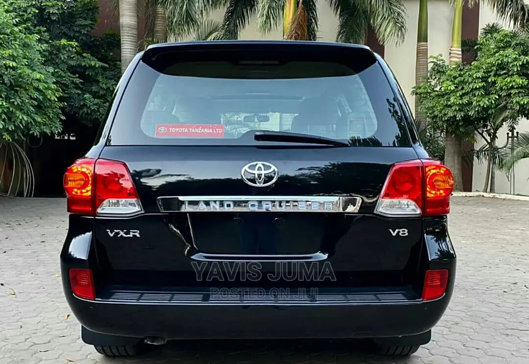 Toyota Land Cruiser 2010 Black