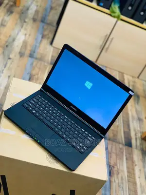 Laptop 4GB Intel SSD 128GB
