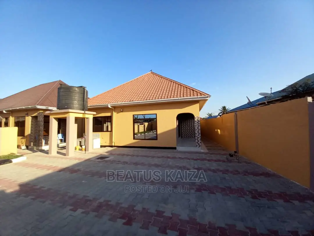 3bdrm Apartment in Kawe Round About for rent