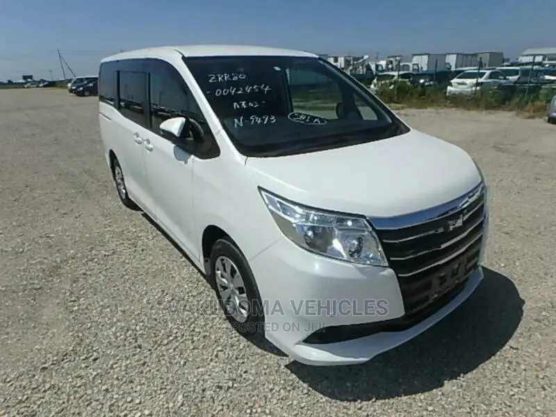 Toyota Noah 2014 Pearl