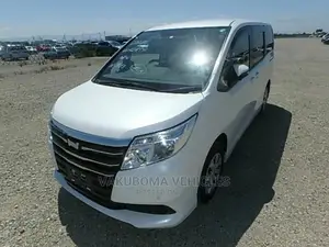 Toyota Noah 2014 Pearl